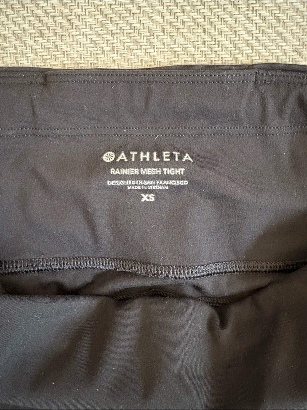Athleta Women’s Rainier Mesh Tight, Black, XS - Picture 6 of 6
